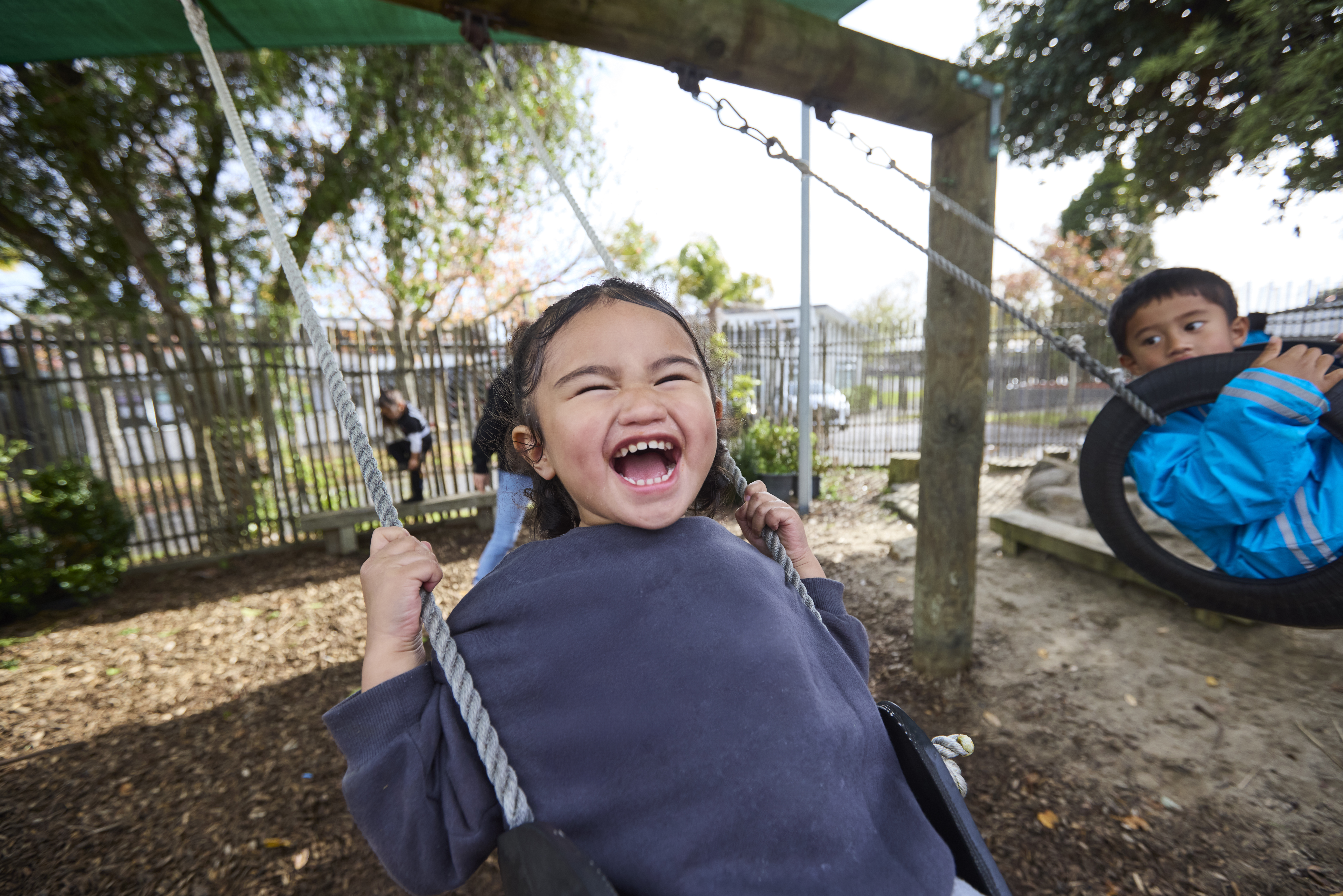 KidsCan-Roscommon-ECE-Girl-Swinging