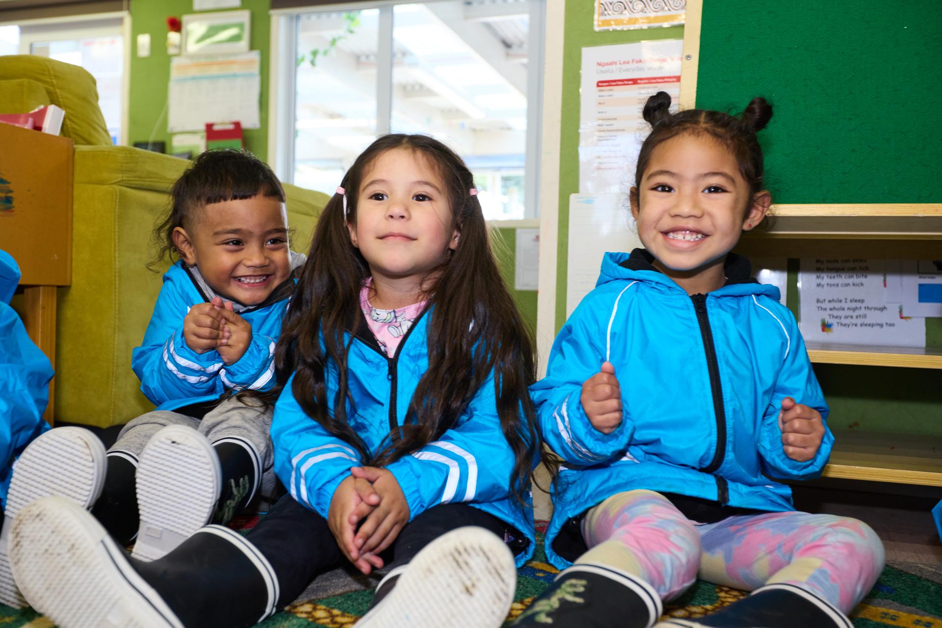 KidsCan-Roscommon-ECE-Kids-Sitting-Boots